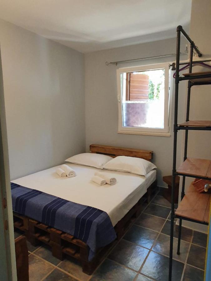 Apartmani Huljic สตารีกราด ภายนอก รูปภาพ